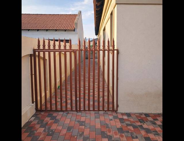 3 BEDROOM HOUSE FOR SALE IN VOSLOORUS
